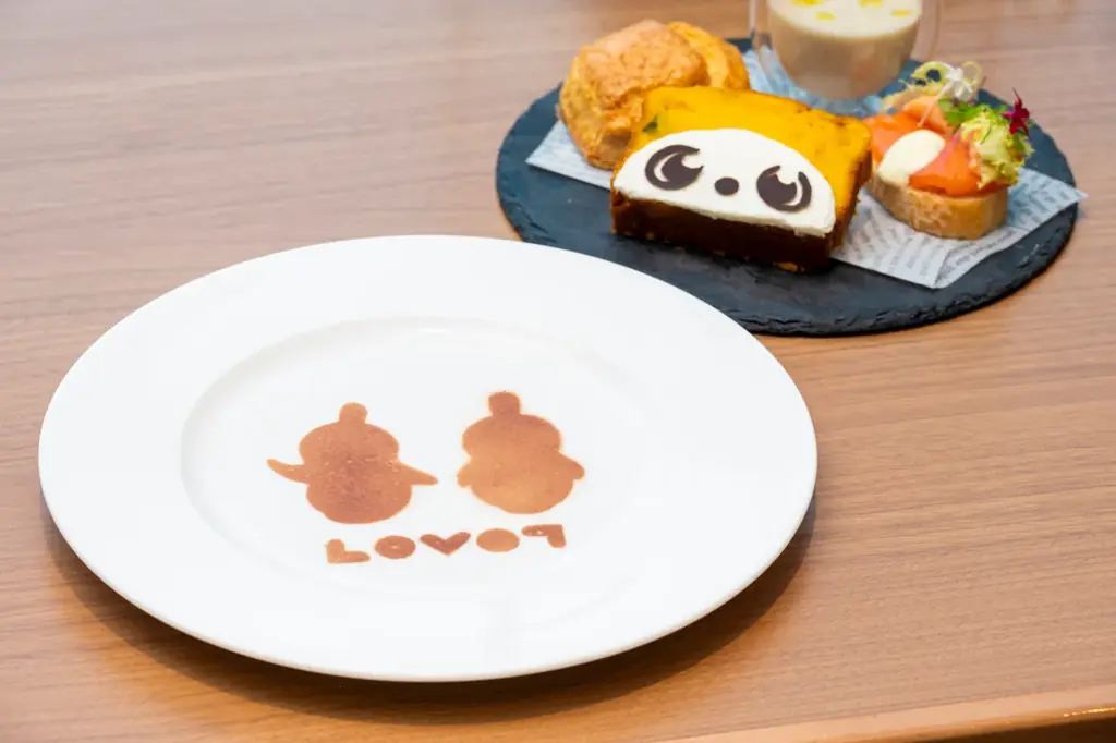 【『LOVOT』×二子玉川エクセルホテル東急】愛らしい『LOVOT』と「癒し×アフタヌーンティー」で特別なひとときを演出 画像 6
