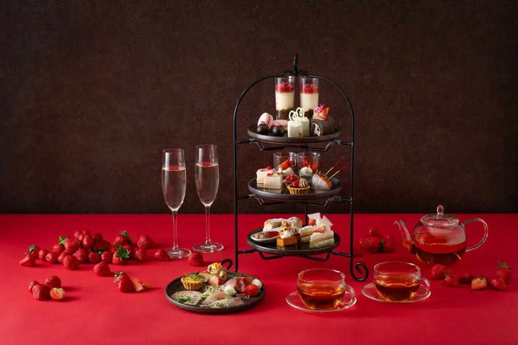 甘酸っぱい果実に本格ショコラのとろける甘さ　冬彩る「いちご×ショコラ」アフタヌーンティー 画像 1