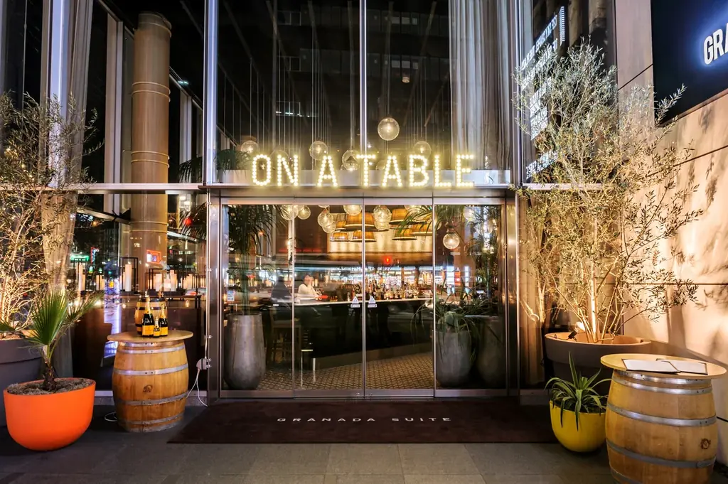 甘酸っぱい果実に本格ショコラのとろける甘さ　冬彩る「いちご×ショコラ」アフタヌーンティー 画像 16