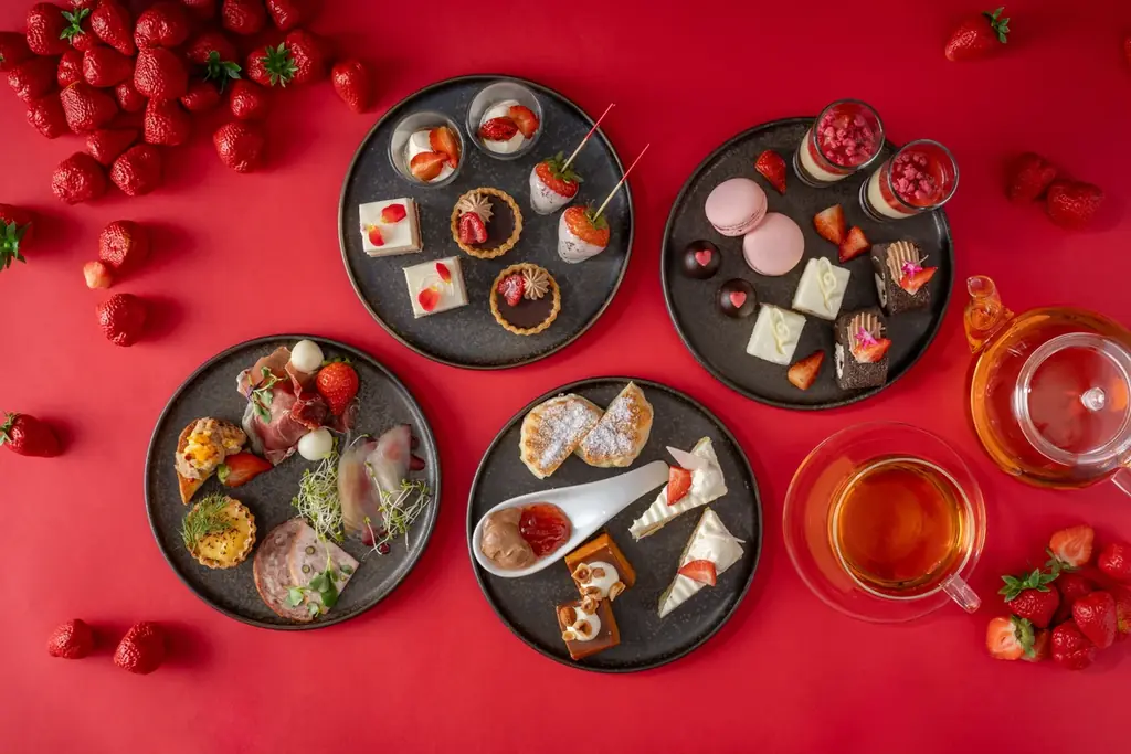 甘酸っぱい果実に本格ショコラのとろける甘さ　冬彩る「いちご×ショコラ」アフタヌーンティー 画像 2