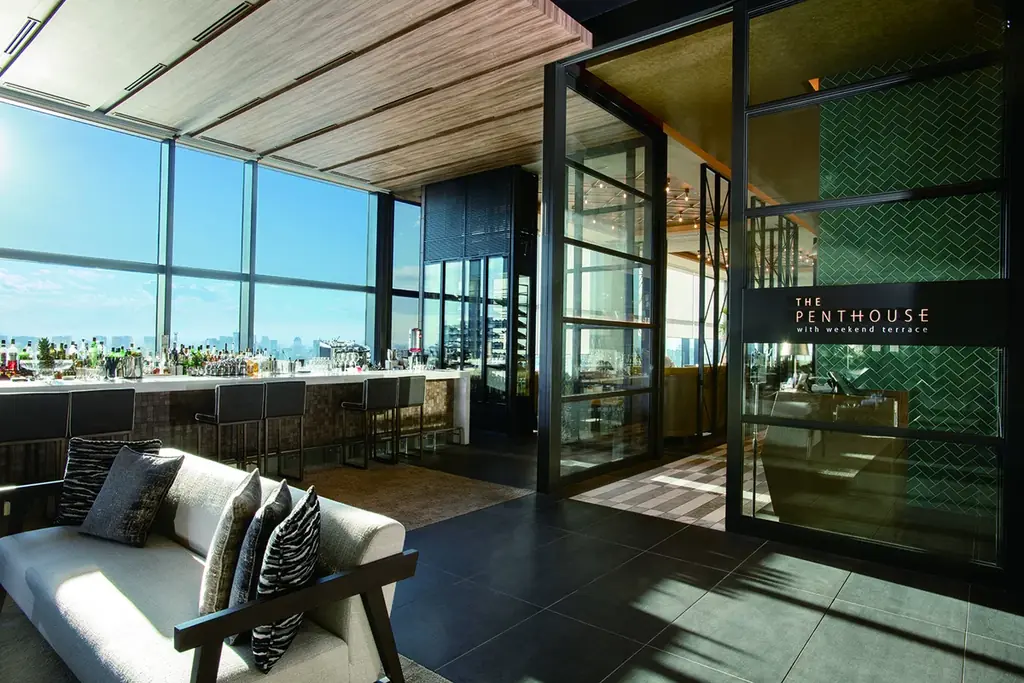 甘酸っぱい果実に本格ショコラのとろける甘さ　冬彩る「いちご×ショコラ」アフタヌーンティー 画像 5