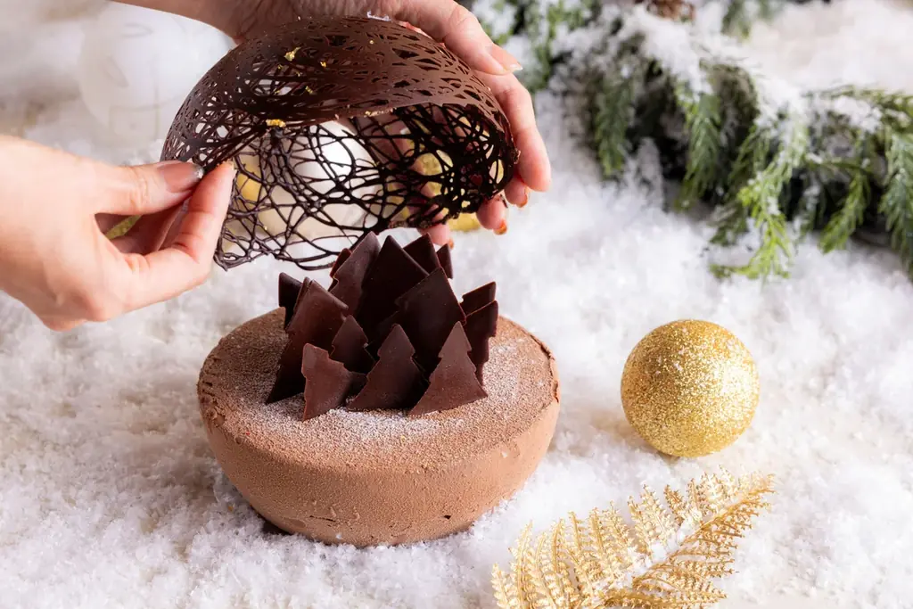 オーナメントやトレインがテーマの新作クリスマスケーキを発表　2025年11月14日（金）より予約受付開始 画像 3