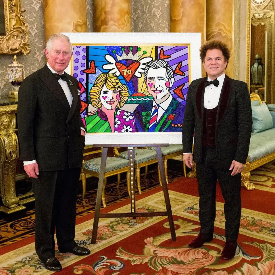 葛飾北斎の「富嶽三十六景 神奈川沖浪裏」からインスパイア。世界的ポップアーティスト ロメロ・ブリット氏とSAKE HUNDREDがコラボレーションし、全世界100本限定で発売 画像 15