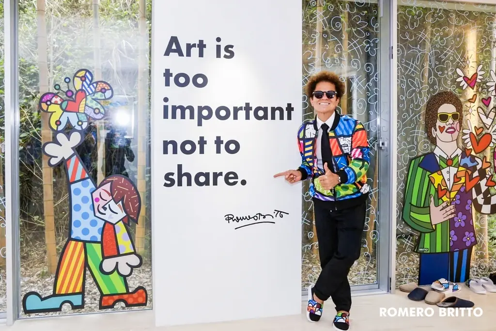 葛飾北斎の「富嶽三十六景 神奈川沖浪裏」からインスパイア。世界的ポップアーティスト ロメロ・ブリット氏とSAKE HUNDREDがコラボレーションし、全世界100本限定で発売 画像 2