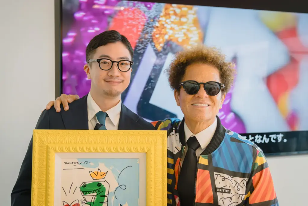 葛飾北斎の「富嶽三十六景 神奈川沖浪裏」からインスパイア。世界的ポップアーティスト ロメロ・ブリット氏とSAKE HUNDREDがコラボレーションし、全世界100本限定で発売 画像 3