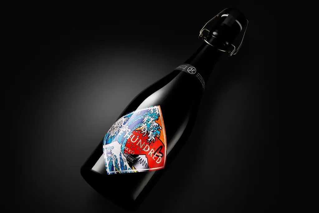 葛飾北斎の「富嶽三十六景 神奈川沖浪裏」からインスパイア。世界的ポップアーティスト ロメロ・ブリット氏とSAKE HUNDREDがコラボレーションし、全世界100本限定で発売 画像 7