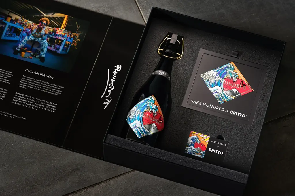 葛飾北斎の「富嶽三十六景 神奈川沖浪裏」からインスパイア。世界的ポップアーティスト ロメロ・ブリット氏とSAKE HUNDREDがコラボレーションし、全世界100本限定で発売 画像 9
