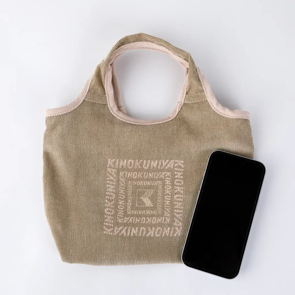 【紀ノ国屋】コロンとしたフォルムが可愛らしい「コーデュロイミニバッグ」が全5色のラインナップで新登場！ 画像 4