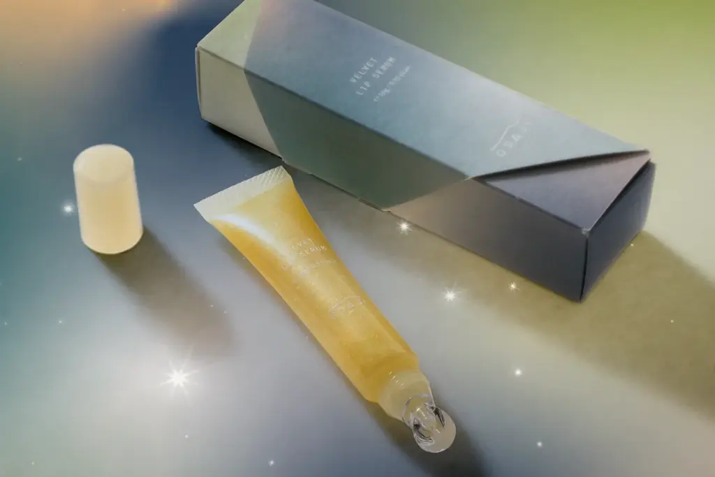 OSAJI（オサジ）より、オーロラのようなやわらかなきらめきを閉じ込めた特別デザインのハンド美容液・リップ美容液が2025年12月19日（金）より数量限定発売。 画像 4