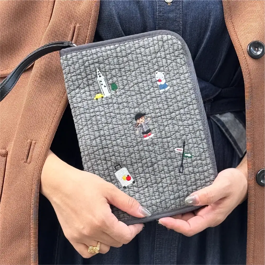 familiar×pionunnal 第３弾 機能性に優れたバッグやマルチケースのコラボ限定モデル３型が新登場! 旅行をテーマにNY・パリ・ハワイをモチーフにした全3色のアイテムを展開 画像 14