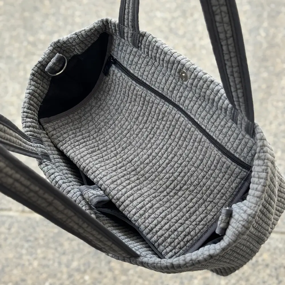 familiar×pionunnal 第３弾 機能性に優れたバッグやマルチケースのコラボ限定モデル３型が新登場! 旅行をテーマにNY・パリ・ハワイをモチーフにした全3色のアイテムを展開 画像 8