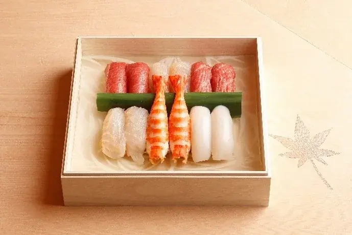 銀座おのでら×なだ万、初のコラボレーションおせち！新春の食卓を彩る、「銀座おのでら×なだ万『2026年 匠の饗宴おせち』」～11月5日（水）よりご予約受付開始～ 画像 4