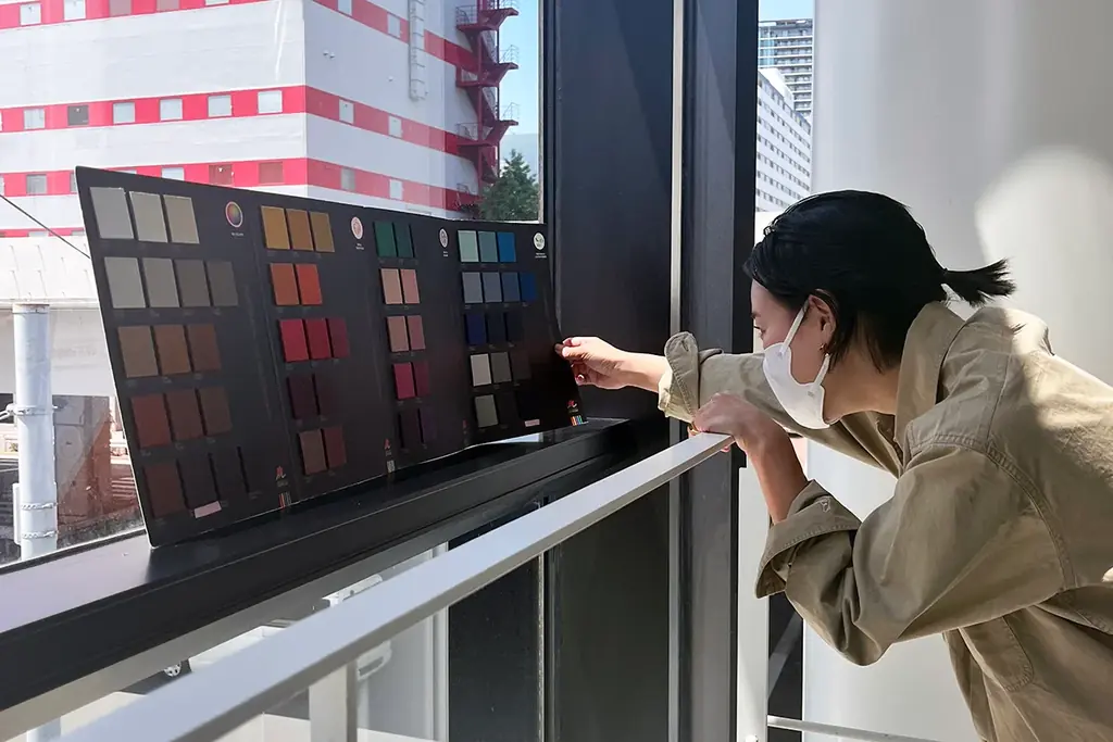 日本の職人技とやさしい暮らしをつなぐ『CRAHUG』大好評の石岡真実さんコラボ第2弾 どんなコーデにも馴染む「ミニマムバッグ」11月6日（木）発売 画像 5