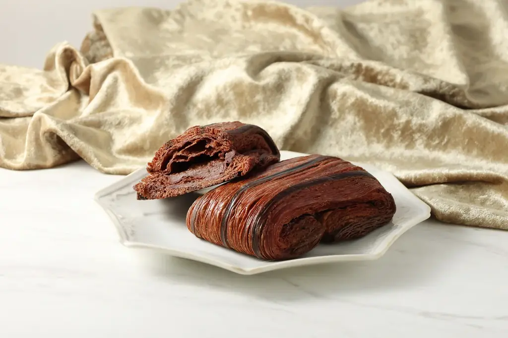 2周年を迎える[Goûter] -グテ- 学芸大学。フランス・リヨン発のパティシエ、セバスチャン・ブイエが手掛けるパンとおやつの店が限定商品を発売。11/15㈯・16㈰は本人もお祝いに駆け付けます。 画像 3