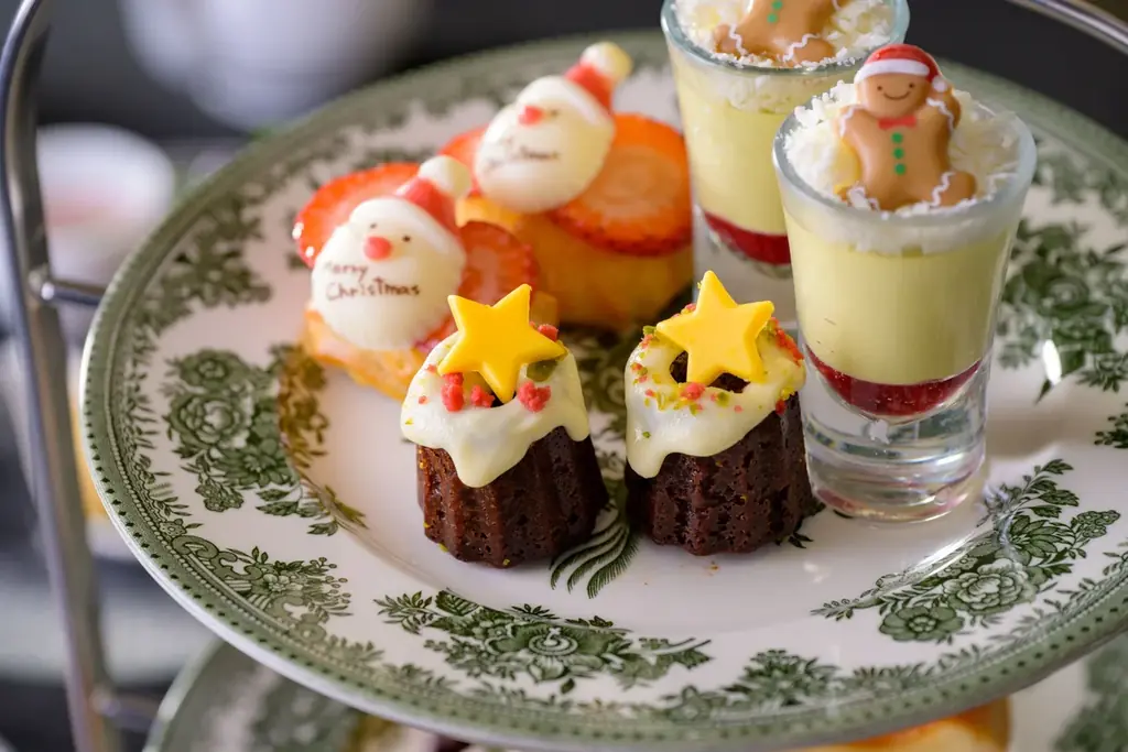 【鳥羽国際ホテル】サンタクロースやトナカイ、ツリーなど勢ぞろい！　～自分へのご褒美“クリスマスアフタヌーンティー”～ 画像 2