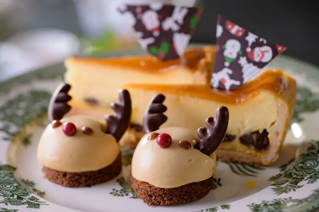 【鳥羽国際ホテル】サンタクロースやトナカイ、ツリーなど勢ぞろい！　～自分へのご褒美“クリスマスアフタヌーンティー”～ 画像 3