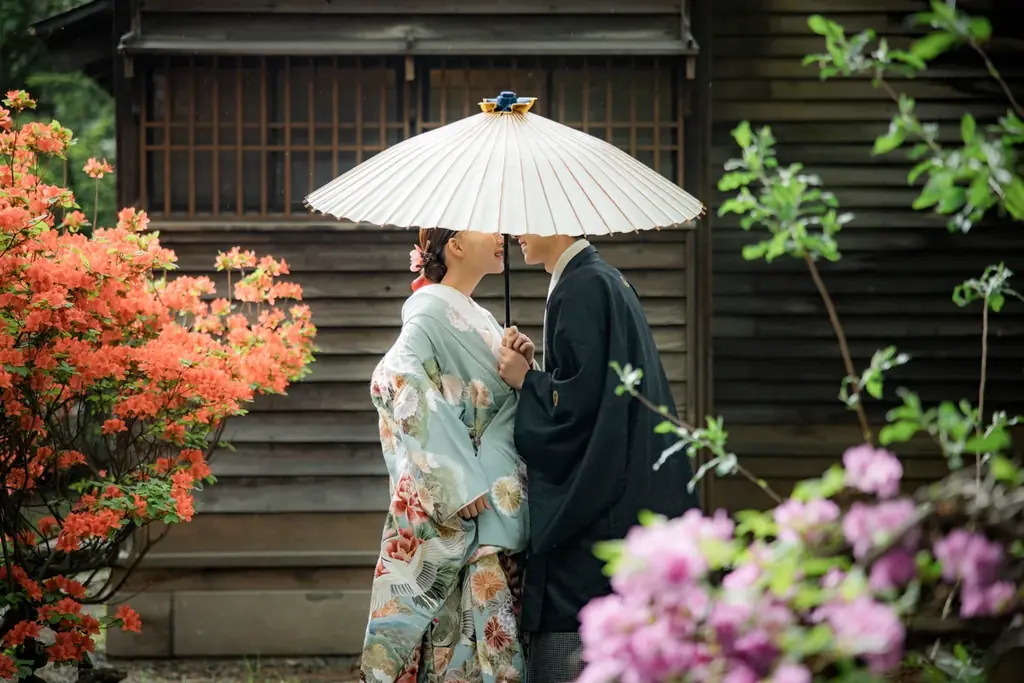 花嫁の夢、解禁。伝統を纏う”色打掛”がSNS世代の心に火をつける。 画像 3