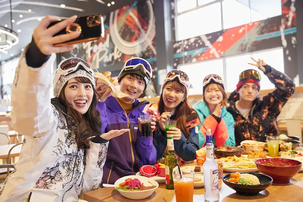 【西日本最速＆最長】１１月１４日〜４月１２日のスキー場オープン！「１日525トンの人工造雪」で「秋から春」まで滑れる「関西最大級のスキー場」グランスノー奥伊吹！総額９.８億円「日本最大級レンタル開業」 画像 25