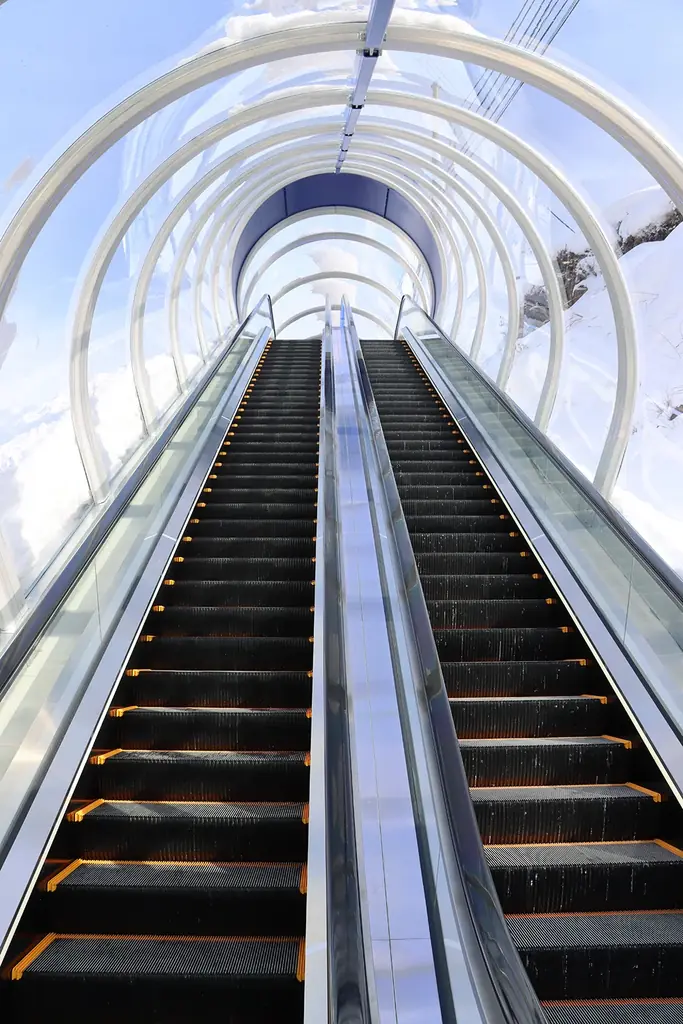 【西日本最速＆最長】１１月１４日〜４月１２日のスキー場オープン！「１日525トンの人工造雪」で「秋から春」まで滑れる「関西最大級のスキー場」グランスノー奥伊吹！総額９.８億円「日本最大級レンタル開業」 画像 26