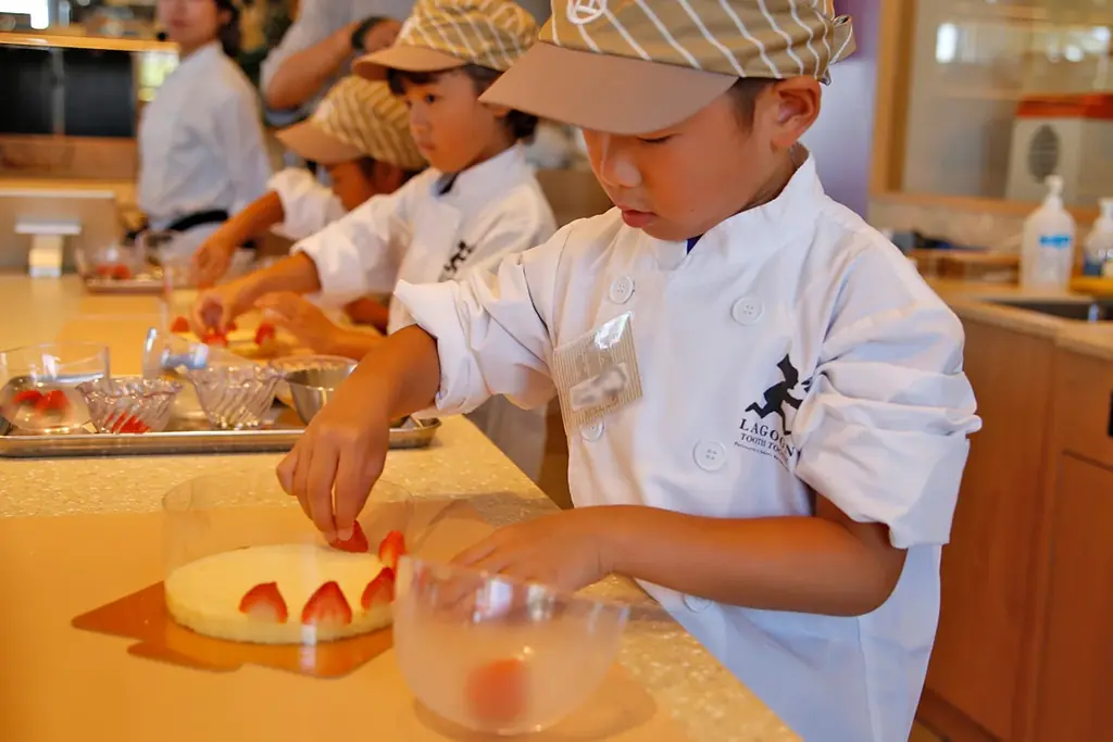 【クリスマスケーキを作ろう！】キッズパティシエ体験が出来るTOOTH TOOTHのスイーツ作りイベント『KIDS KITCHEN』2025年12月に開催！ 画像 2