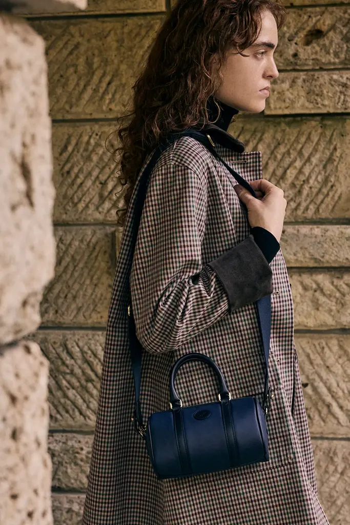 「ハンティングワールド」創設 60 周年を飾るコラボレート 「ブルックス ブラザーズ」との協業で生まれたアメリカントラッドバッグ 画像 3