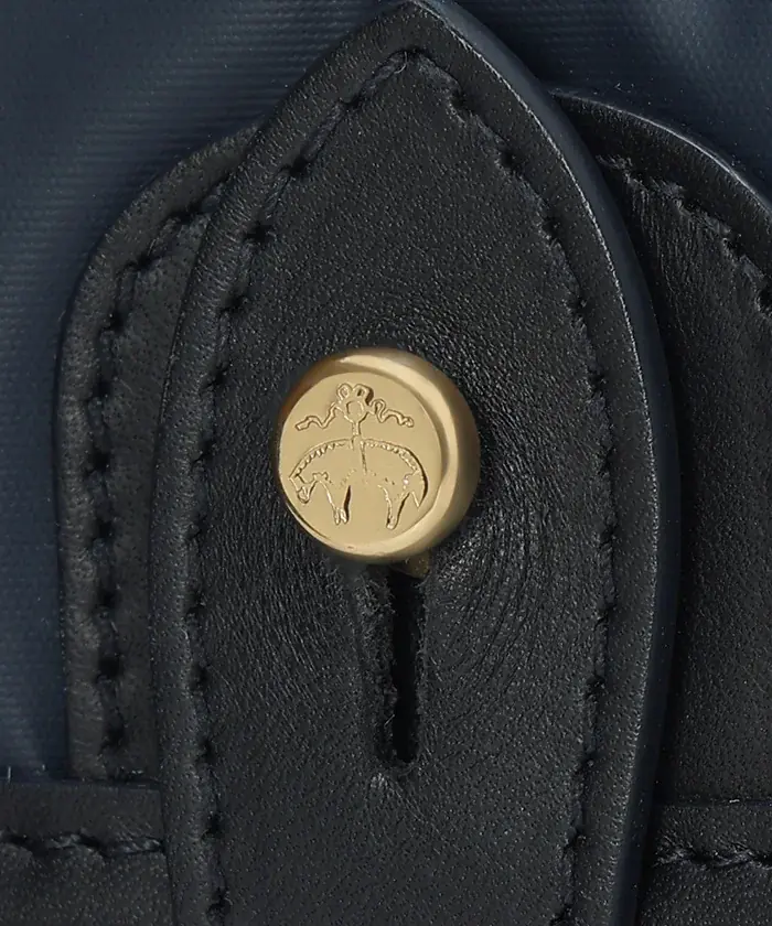 「ハンティングワールド」創設 60 周年を飾るコラボレート 「ブルックス ブラザーズ」との協業で生まれたアメリカントラッドバッグ 画像 5