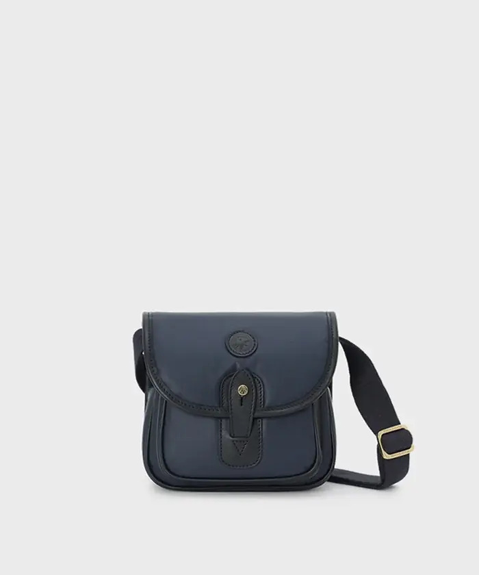 「ハンティングワールド」創設 60 周年を飾るコラボレート 「ブルックス ブラザーズ」との協業で生まれたアメリカントラッドバッグ 画像 8