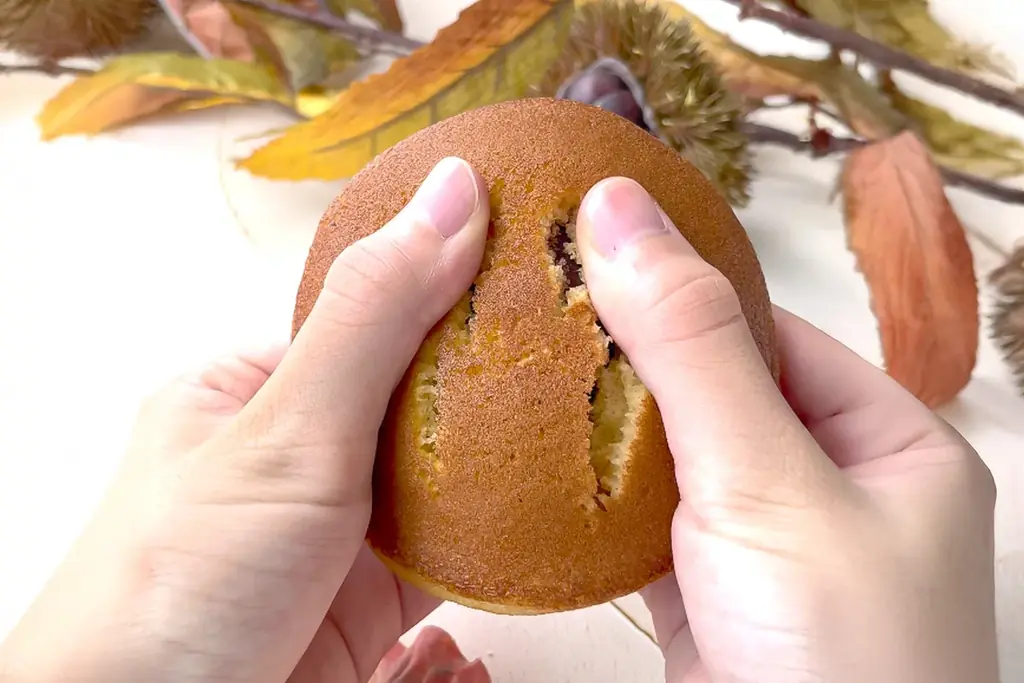 【11/7新発売】どら焼き界の“秋の覇者”登場！一粒栗が丸ごと入った「栗どら焼き」今年も登場！ 画像 12