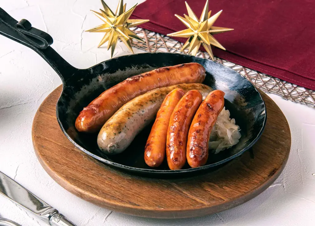 今年、丸の内で開催のクリスマスマーケット(R)に、“本格木製ヒュッテエリア”が初登場！「Marunouchi Street Park 2025 Winter」11月28日（金）〜12月25日（木）開催 画像 2