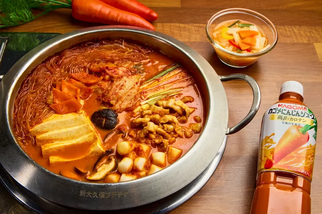 ＜新大久保ブデチゲを「カゴメにんじんジュース」がジャック！＞「食べるキレイ習慣！冬のタングン※祭り」を11月17日（月）～12月26日（金） で実施 画像 1