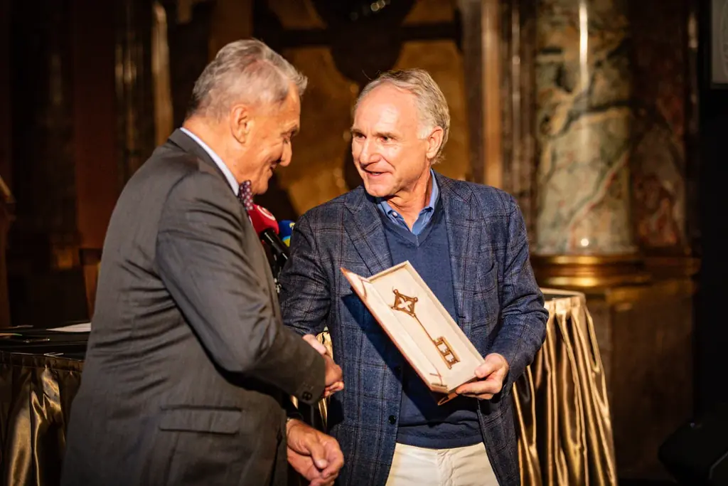 ダン・ブラウン最新作『シークレット・オブ・シークレッツ』刊行記念　プラハ記者会見レポート 画像 3