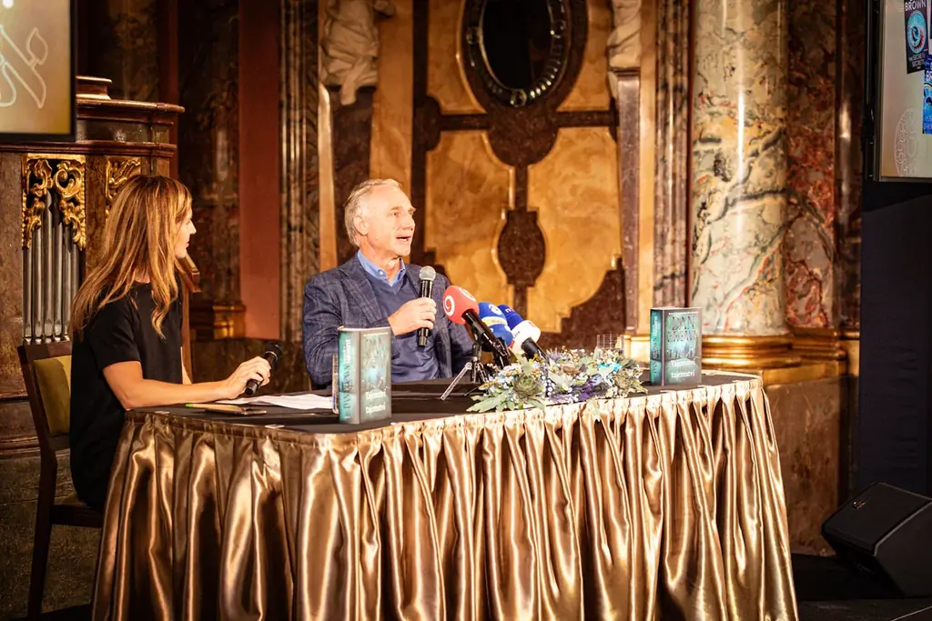 ダン・ブラウン最新作『シークレット・オブ・シークレッツ』刊行記念　プラハ記者会見レポート 画像 7
