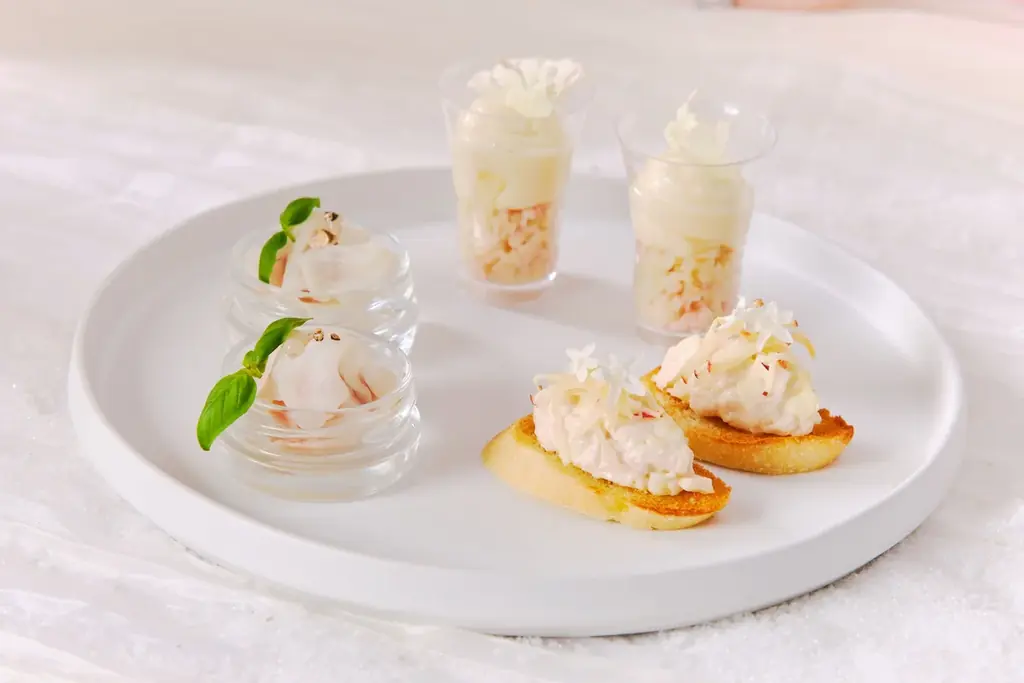 真っ白な雪が降り積もる幻想的な冬景色と愛らしい白くまが主役のクリスマススイーツ『ホワイトベアのクリスマスアフタヌーンティー』全国5都市で期間限定販売 画像 5