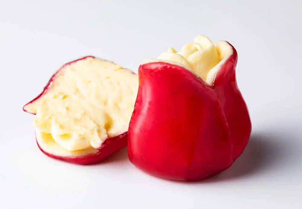 とろっと“半生食感”チーズケーキ『チーズローズ・マリィ』がクリスマス予約受付を開始。バターとチーズの甘い香りに溢れる【TOKYOチューリップローズ】 画像 4