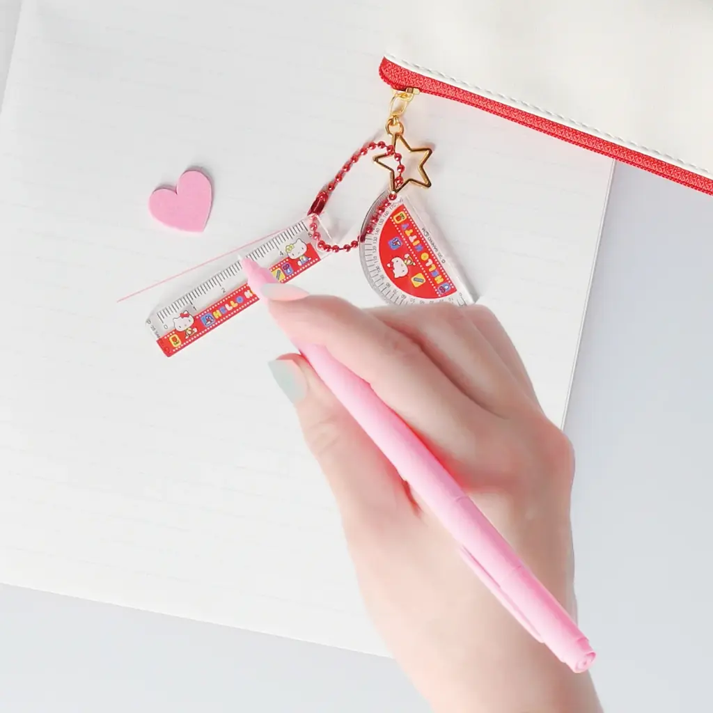 筆箱の中身の定番アイテム、レトロな「定規」と「分度器」がサンリオキャラクターズデザインのチャームになって10月中旬より全国のカプセルトイ自販機に新登場！ 画像 12