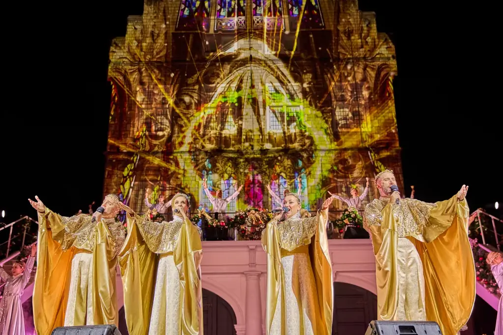 日本初(※1)『グランド・シャンデリアツリー』が初点灯！　憧れの『European Holy Christmas』が11月7日(金)より開幕　大切な人と、圧巻の輝きに包まれる特別なひと時を。 画像 2