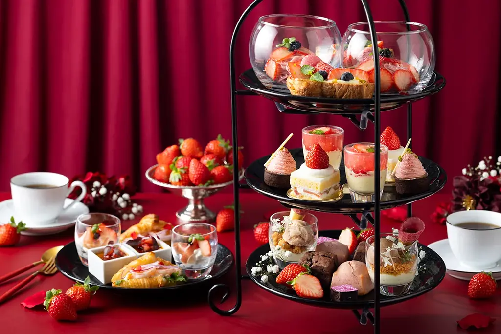 地上150mの絶景とともに味わう“いちご尽くし”。東京ドームホテル「ストロベリーアフタヌーンティー」12月9日(火)より提供開始 画像 1