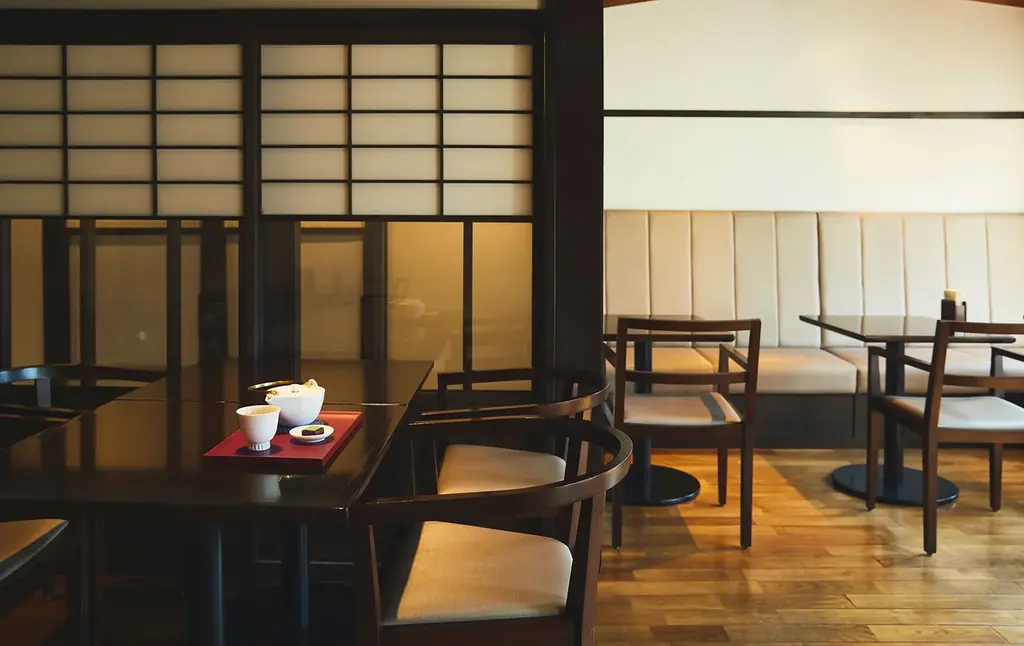 京都で味わう、晩秋から冬への贈りもの。「ベルアメール京都別邸」のショコラバーに、柚子や苺、栗を使った季節限定デセールや、クリスマスを彩るアフタヌーンティー、パフェが登場。 画像 5