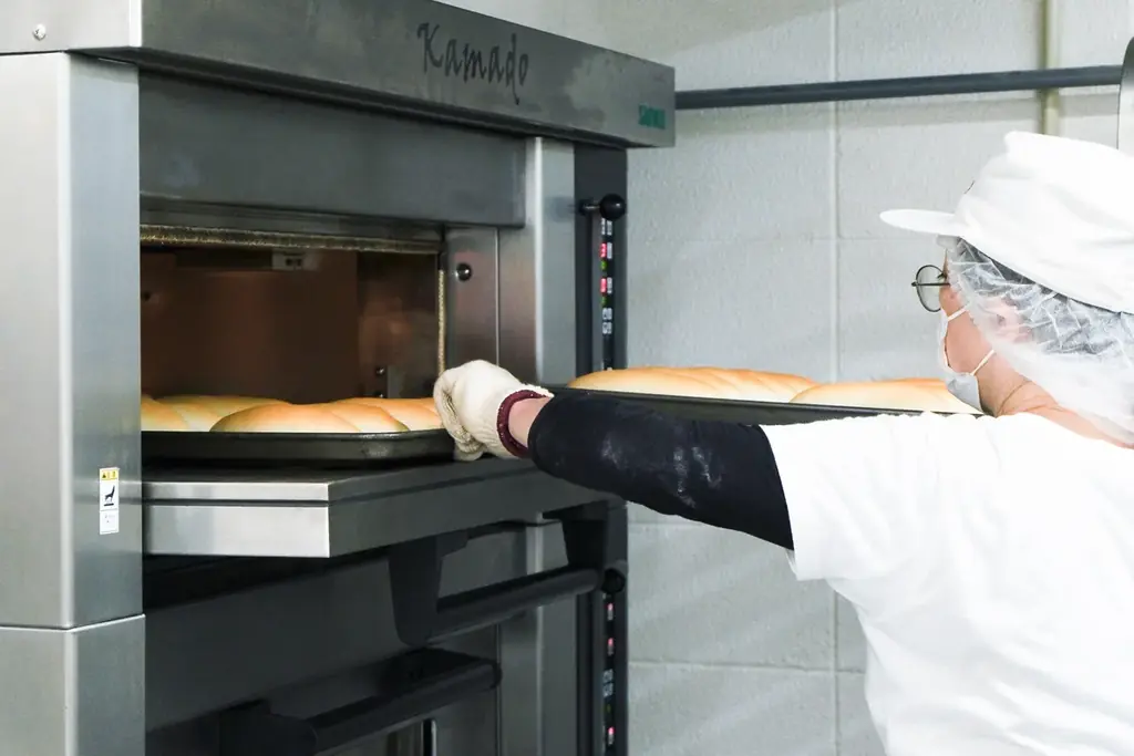 第三者事業承継で復活した「ミカエル堂」、店舗オープン1周年。ジャリパン専門店として、初年度の累計販売は15万本を突破。 画像 4