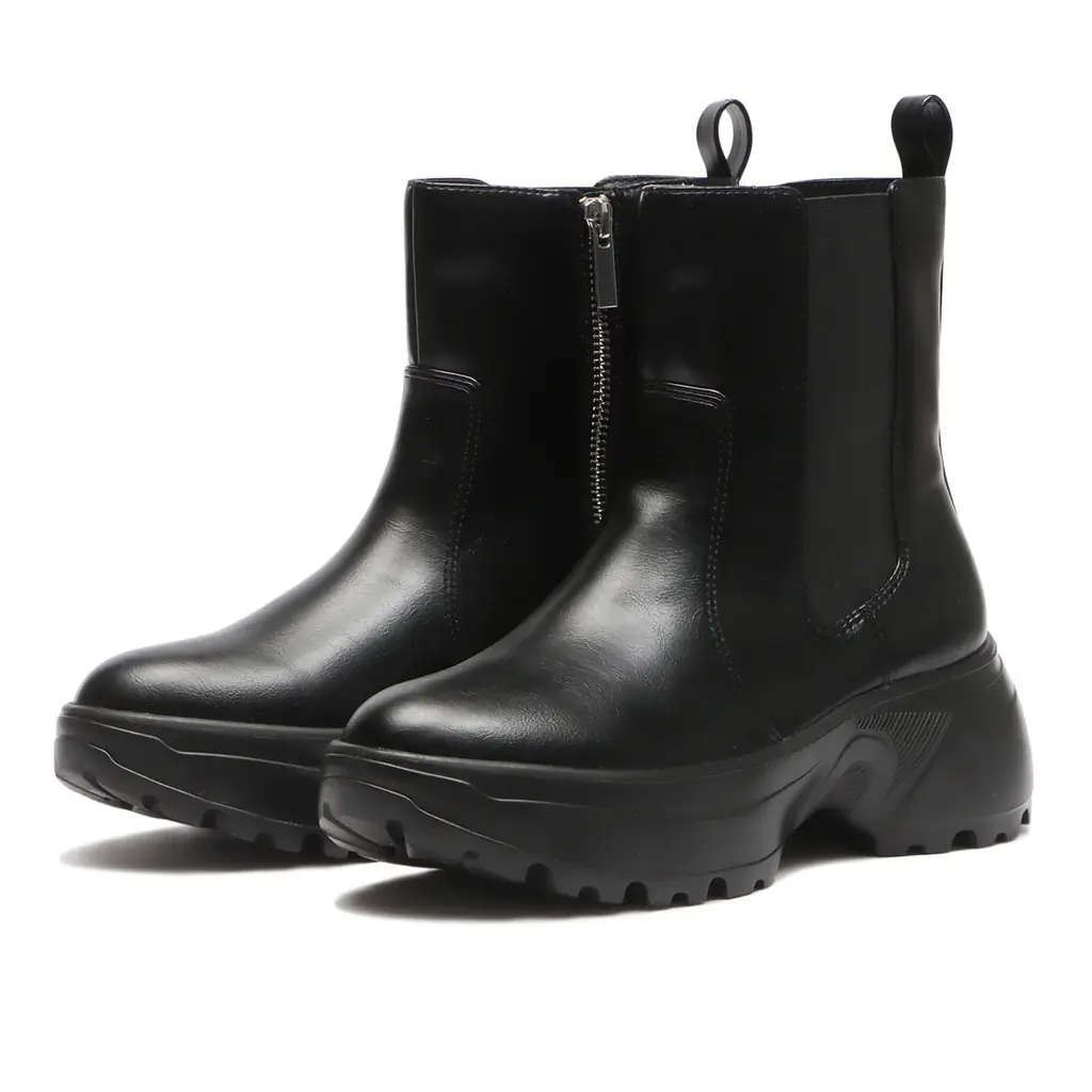 ABC-MART×雑誌『LEE』のコラボモデル第2弾 スタイリスト高橋美帆が手掛ける「こんなのが欲しかった」を叶える一足、スニーカー級に快適「ラク軽ブーツ」新登場！ 画像 8