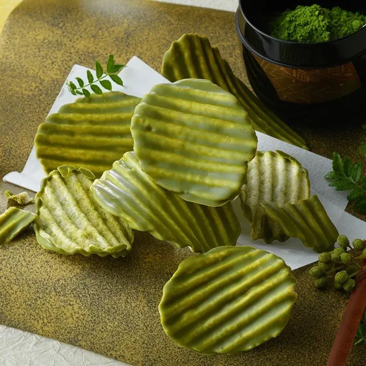 【ロイズ】東北・北陸・東海・近畿・中国・四国・九州地方を巡るロイズ「移動販売車」。11月のおすすめ商品や出店予定のご紹介。クリスマス限定品も販売。 画像 9