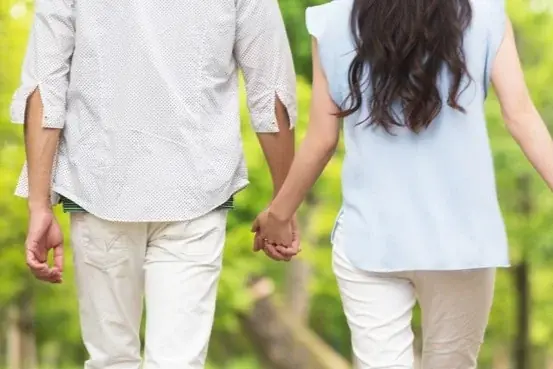 ■【「いい夫婦の日」目前！ 既婚者男女1250名へ「夫婦のリアル」を調査】ギフト事情に“温度差”判明　男性５割「贈る」に対し、女性６割「贈らない」 ～ 贈られたいギフト、男女ともに「夫婦で外食」が最多 画像 1