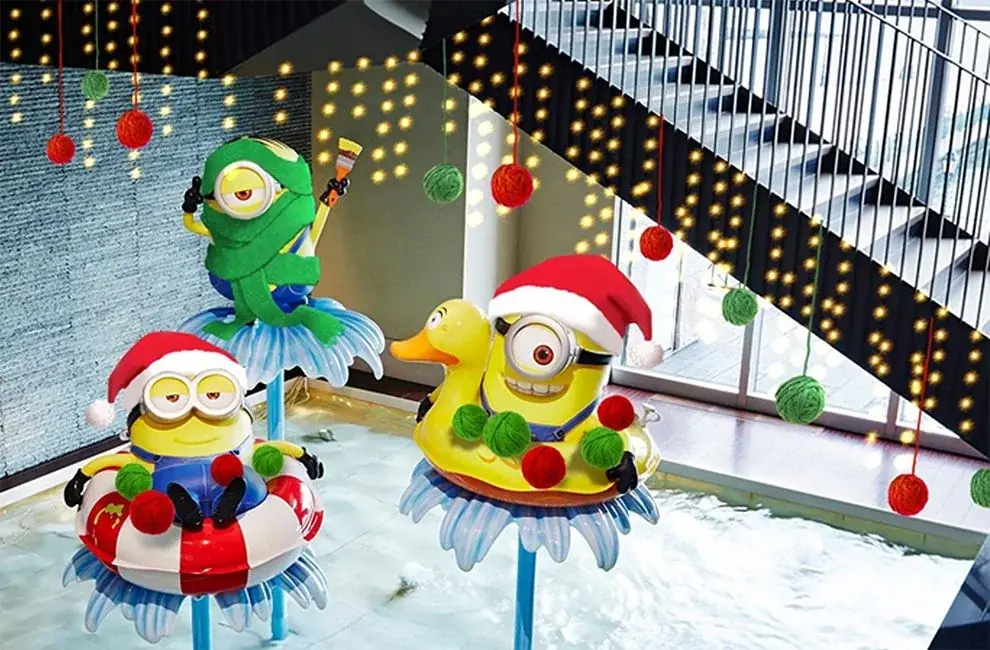 ユニバーサル・スタジオ・ジャパンのオフィシャルホテル「ホテル ユニバーサル ポート」「ホテル ユニバーサル ポート ヴィータ」にてパークの人気者、ミニオンたちがクリスマスの装い 画像 2
