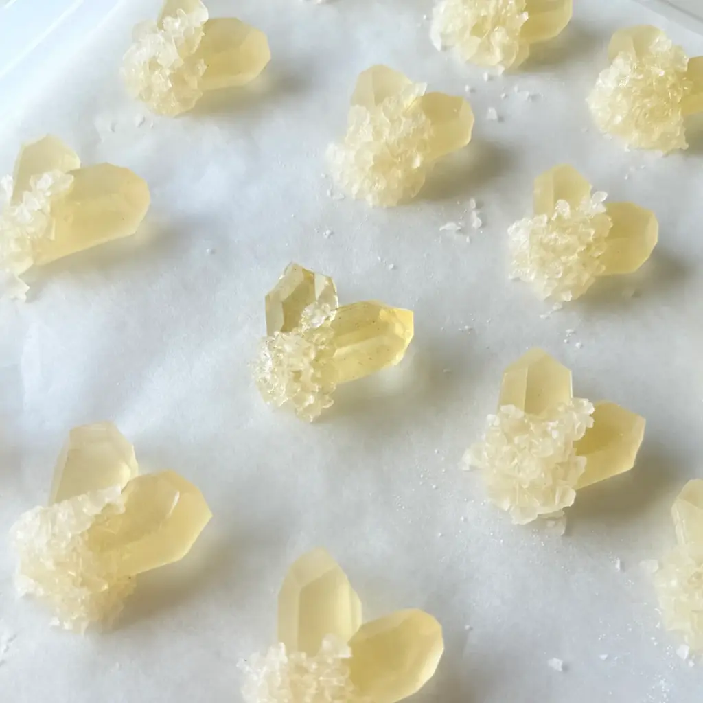 金木犀やコスモスがアートなお菓子に。秋の花々と宝石モチーフの琥珀糖11月7日より数量限定で発売開始！ 画像 7