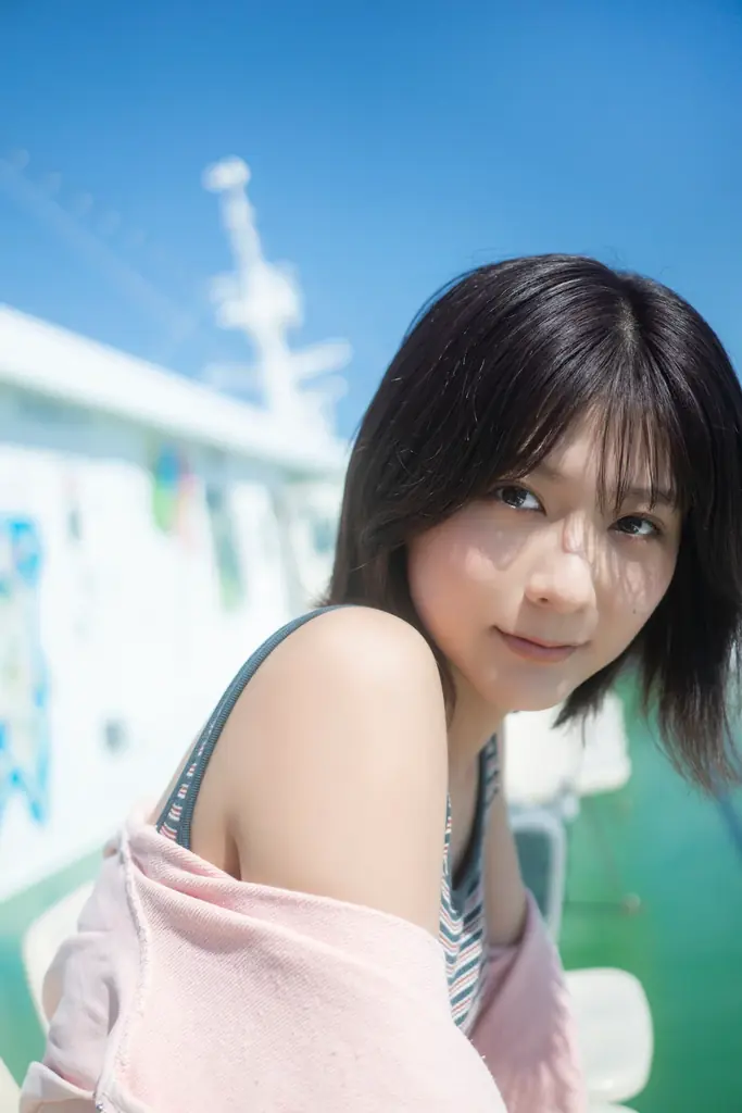 AKB48卒業から2年半――女優・清水麻璃亜の1st写真集が2026年2月28日（土）に発売決定！ 画像 3