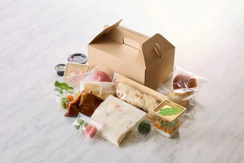 【明治記念館】“本格フレンチやケーキをご自宅で愉しむクリスマスフレンチディナーセットやバスケットを各種ご予約受付中！”　総料理長監修のコース料理やパティシエ特製ケーキで贅沢なひとときを 画像 8