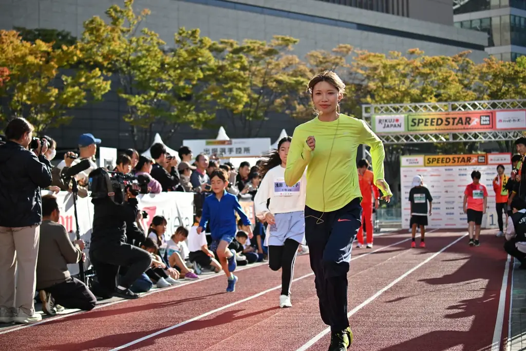 うめきた広場で400人が全力ダッシュ！SPEED STAR 30m Dash Challenge 大阪大会1日目｜朝原宣治氏プロデュース「かけっこ教室」開催、個人戦では4秒28の好タイム記録 画像 5