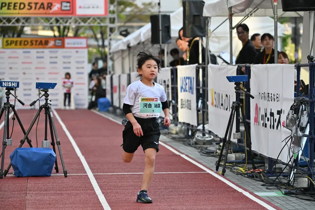 うめきた広場で400人が全力ダッシュ！SPEED STAR 30m Dash Challenge 大阪大会1日目｜朝原宣治氏プロデュース「かけっこ教室」開催、個人戦では4秒28の好タイム記録 画像 7