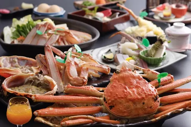 【華ひらく松葉ガニ】京都で味わう極上活松葉ガニ ！良質な活蟹＆茹で蟹を贅沢に堪能！至福のひと時を味わう匠（たくみ）フルコース 2025年度受付を開始 京都旅館「よさの荘」 画像 1