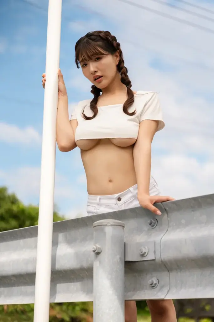 “令和の最強最高ボディ”原つむぎ、夏の熱海で魅せる今年の集大成。デジタル写真集『SUMMER GLORY』11月22日（土）配信開始！ 画像 3